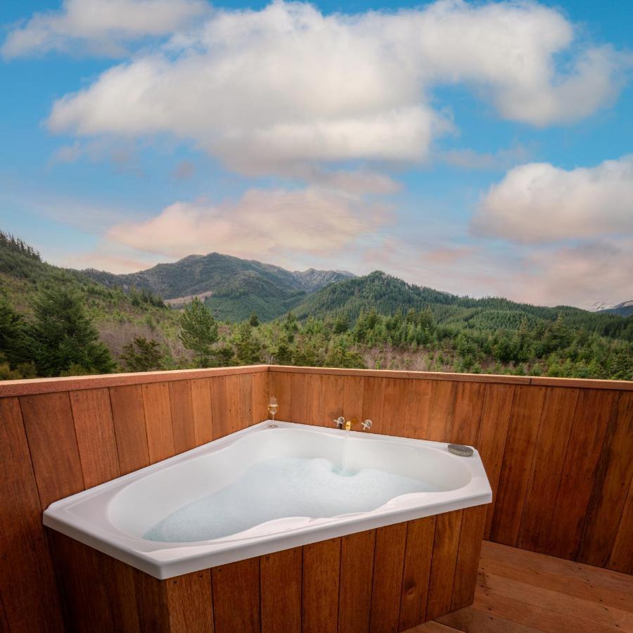 'Love' Hanmer Couples Retreat Limited แฮนเมอร์สปริงส์ ภายนอก รูปภาพ
